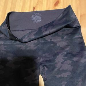 SPANX XL Camouflage Legging
